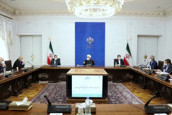 عرضه سهام شرکت‏‌های دولتی در بازار سرمایه ادامه خواهد یافت