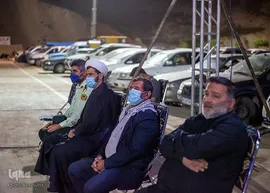 مراسم احیای شب بیست و سوم ماه مبارک رمضان، به صورت خودرویی در پارک کوهستانی دراک شیراز