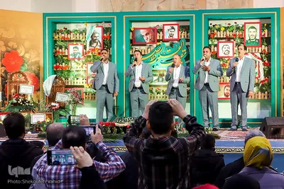 مراسم تحویل سال نو درگلستان شهدای اصفهان