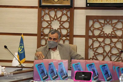 اهدای تبلت به دانش آموزان خراسان جنوبی