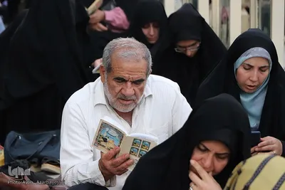 مراسم قرائت دعای پرفیض عرفه در گلستان شهدای اصفهان