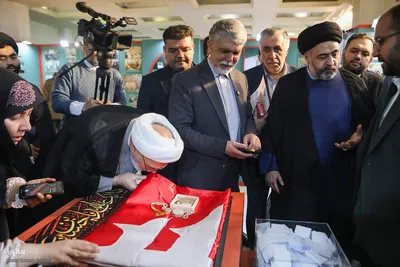 بازدید وزیر فرهنگ و ارشاد از نمایشگاه قرآن