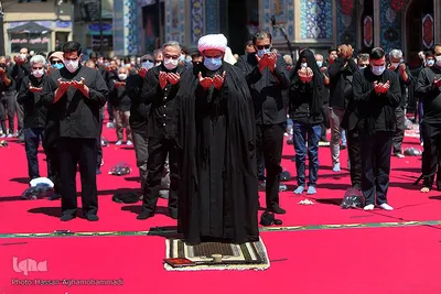 اقامه نماز جماعت ظهر عاشورای حسینی در آستان مقدس امامزاده صالح(ع) تهران