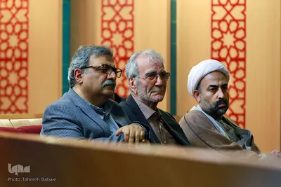 نشست رونمایی از کتاب «کلمات طاهر»