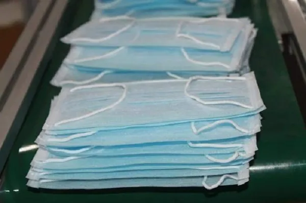 China dona a España medio millón de mascarillas médicas