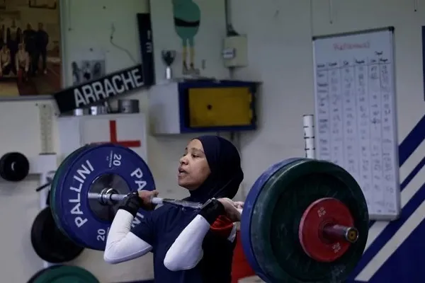 Nagsalita ang mga Manlalaro Bilang Nakatakdang Ipagbawal ng Pransiya ang Hijab sa mga Kumpetisyon