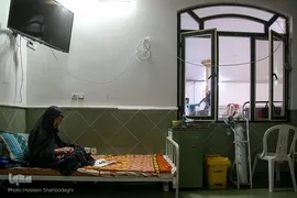  یکی از مادران مهربان در خانه سالمندان فاطمیه قم 