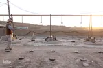 اینجا نان کسی آجر نمی‌شود، اینجا آجرها نان می‌شوند
