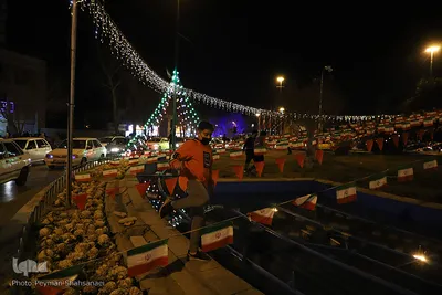 نورافشانی به مناسبت چهل و سومین سالگرد پیروزی انقلاب اسلامی