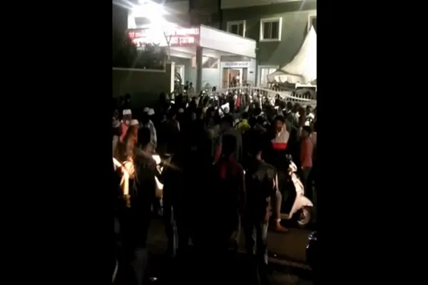 دو کشته در درگیری‌های شدید معترضان هندی در پی اهانت به ساحت نبوی + فیلم