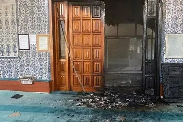 Ankara'da iki cami kundaklandı
