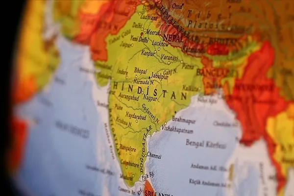 Hindistan'da tapınaktan su içen Müslüman çocuk, Hindu'nun saldırısına uğradı