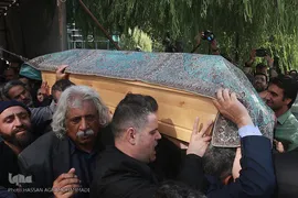 مراسم تشییع جنازه عزت الله انتظامی