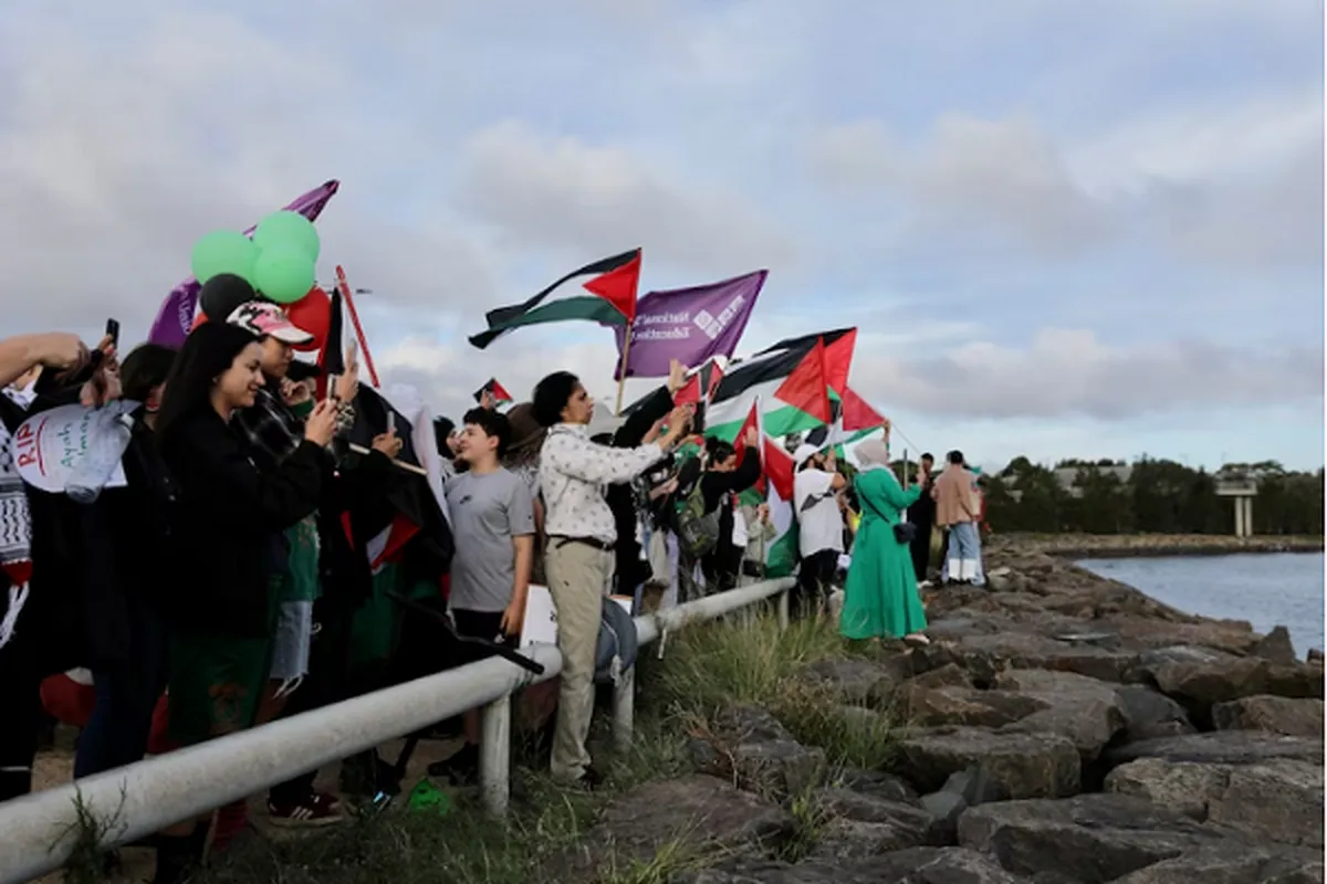 Pro-Palestine Demonstrators in Sydney Urge Boycott of Israeli-Owned Shipping Firm