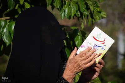 قرائت دعای عرفه در باغ رضوان اصفهان