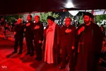 حضور امام جمعه ماکو در جمع عزاداران و اهدای چفیه به آنها‎