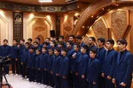 اهدای هدایای رهبر انقلاب به قاریان نوجوان مؤسسه بینه