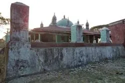 ১০০ বছরের প্রাচীন মসজিদ ধ্বংস করল মিয়ানমার