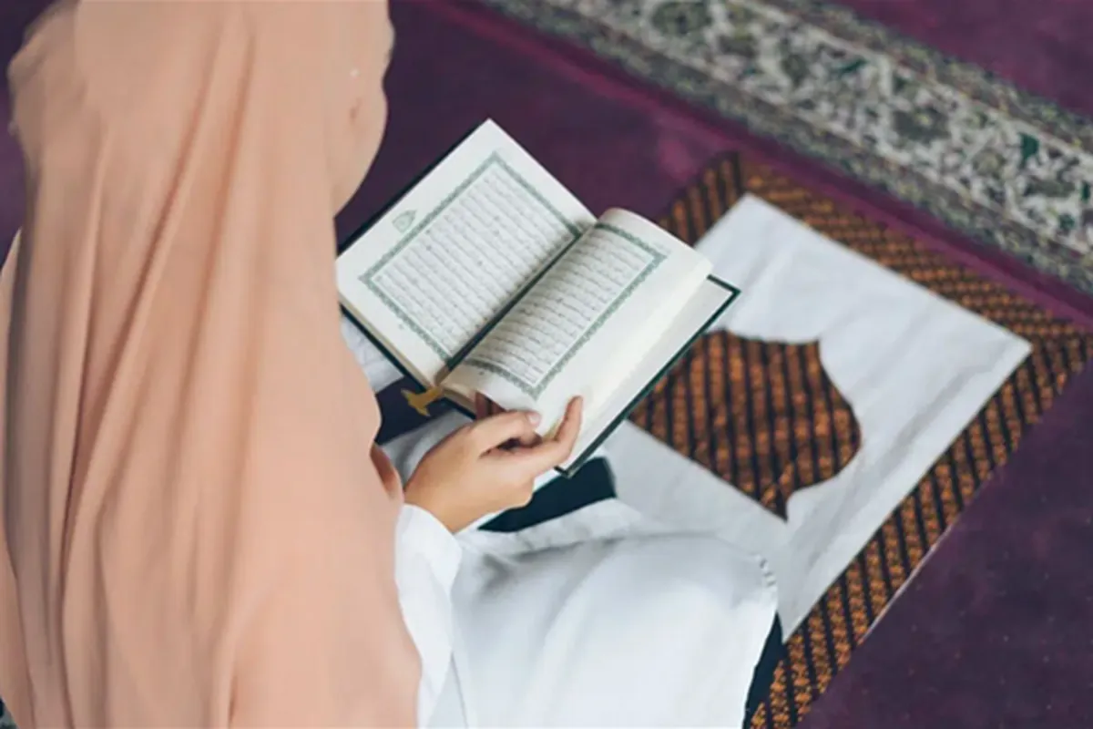 Sebuah Kitab yang Bacaannya Memiliki Adab dan Hasil Gemilang