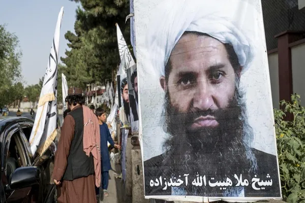 La CPI émet des mandats d’arrêt contre deux dirigeants talibans pour persécution des femmes