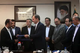 مراسم امضای تفاهم نامه همکاری جهاددانشگاهی با ستاد اجرایی فرمان امام(ره)
