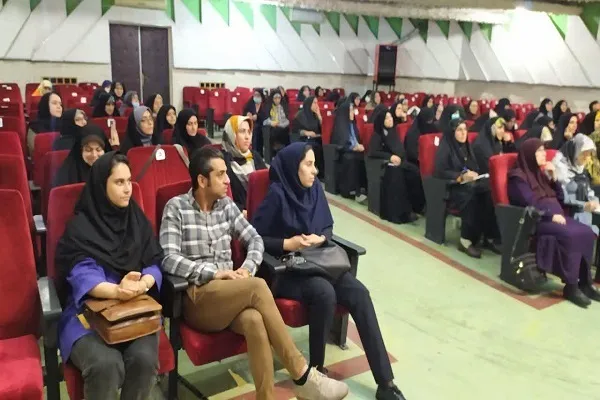 کارگاه مهارت زندگی قرآنی با موضوع «آشنایی با روش برداشت از قرآن کریم» بابلسر