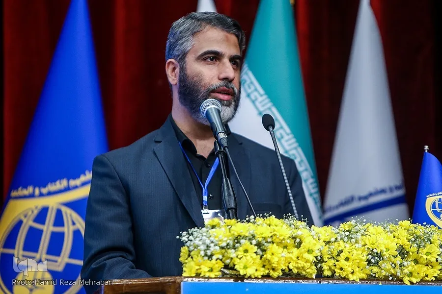 دانش‌آموزان حافظ انقلاب الگوی مسئولان هستند