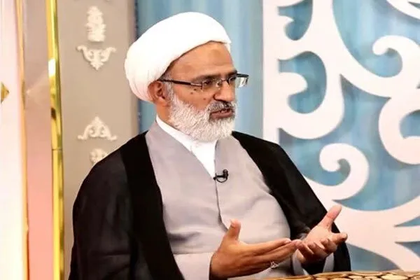 امام رضا(ع)
مامون