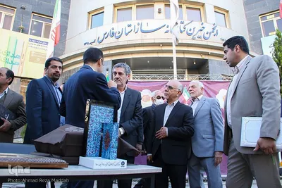 آیین رونمایی از دو دستگاه کتابخانه عمومی سیار در استان فارس