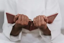 约旦法院关于处罚青年有罪的有趣裁决