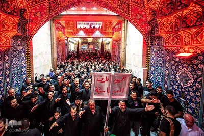 حسینیه ایران؛ مراسم شب عاشورا حسینی در حرم مطهر امام حسین(ع)