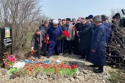 Dini icma rəhbərləri Ağdamda birinci Qarabağ müharibəsi şəhidlərinin məzarlarını ziyarət ediblər