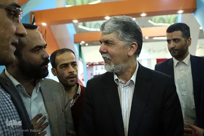 حضور سید عباس صالحی وزیر فرهنگ و ارشاد اسلامی در غرفه ایکنا