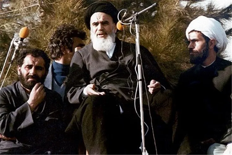 فریاد از دست شاه و آمریکا