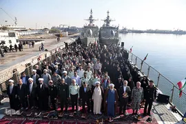 محفل انس با قرآن کاروان قرآنی انقلاب بر عرشه ناو شکن سهند نیروی دریایی ارتش