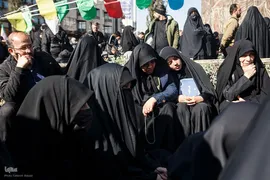 تجمع خودجوش مردم عزادار تهران در میدان انقلاب