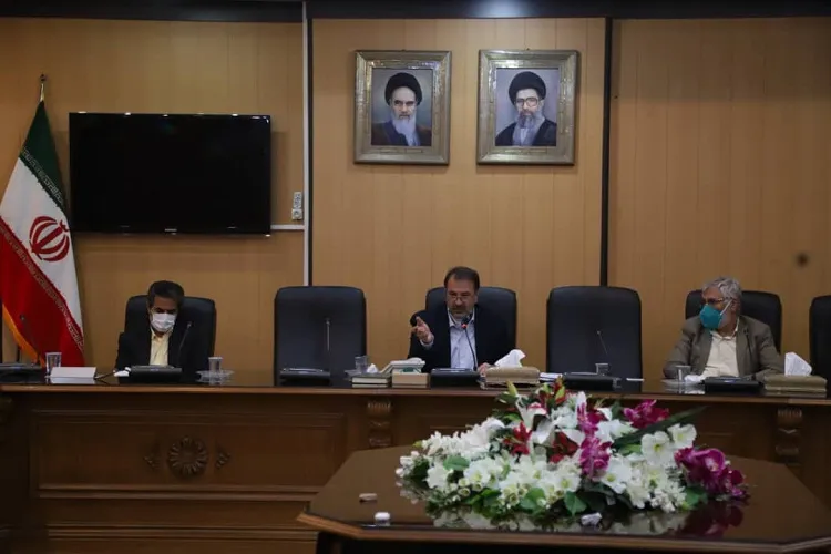 شرایط موجود و خطر برای مردم بیان شود