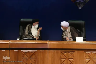 جلسه شورای اداری و نشست خبری رئیس جمهور در شیراز‎‎