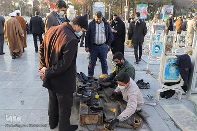 عطر افشانی و گلباران قبور مطهر شهدا - اصفهان