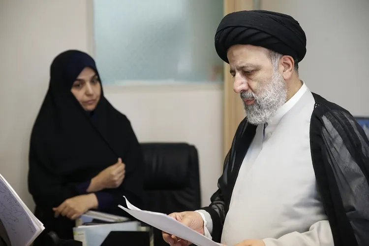 بازدید سرزده حجت‌الاسلام رئیسی از مرکز ارتباطات مردمی قوه قضاییه