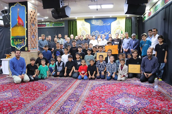 منادی در ایستگاه پنجاه و هفتم + عکس منادی در ایستگاه پنجاه و هفتم + عکس