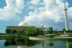 Masjid Istiqlal Terima Penghargaan Masjid Paling Bersih dan Hijau