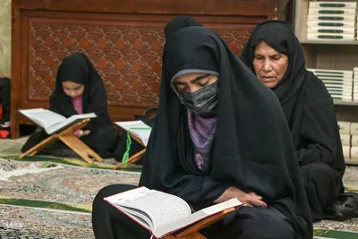 جزءخوانی قرآن در امامزاده سیدنصرالله(ع) یزد‎