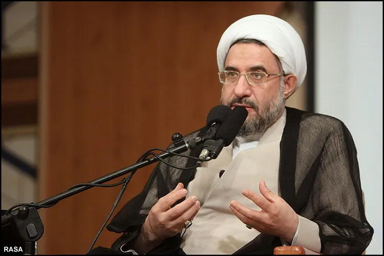 نفاق، بستر نفوذ، تحجر، تشیع انگلیسی و اسلام آمریکایی است/ ضرورت شناخت این علائم