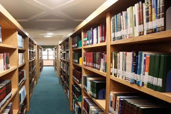 اهدای بیش از ۲ هزار و ۸۰۰ جلد کتاب به کتابخانه فاطمی