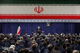 دیدار جمعی از فرماندهان و کارکنان نیروی هوایی و پدافند هوایی ارتش با رهبر انقلاب اسلامی