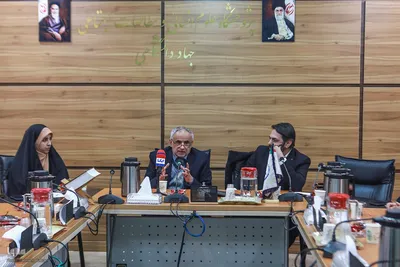 پیش نشست ایده‌ها، تجربه‌ها و چالش‌ها «حلقه‌های میانی پیشران جامعه‌پردازی در نظام انقلابی»
