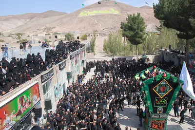 آیین نخل گردانی در روز عاشورا در روستای درخش