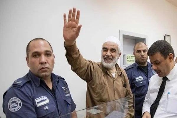 برنامه برپایی نماز جمعه مقابل زندان محل اسارت رئیس جنبش اسلامی فلسطین
