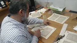 ترمیم 6 مخطوطات قرآنیة في متحف ایران للقرآن